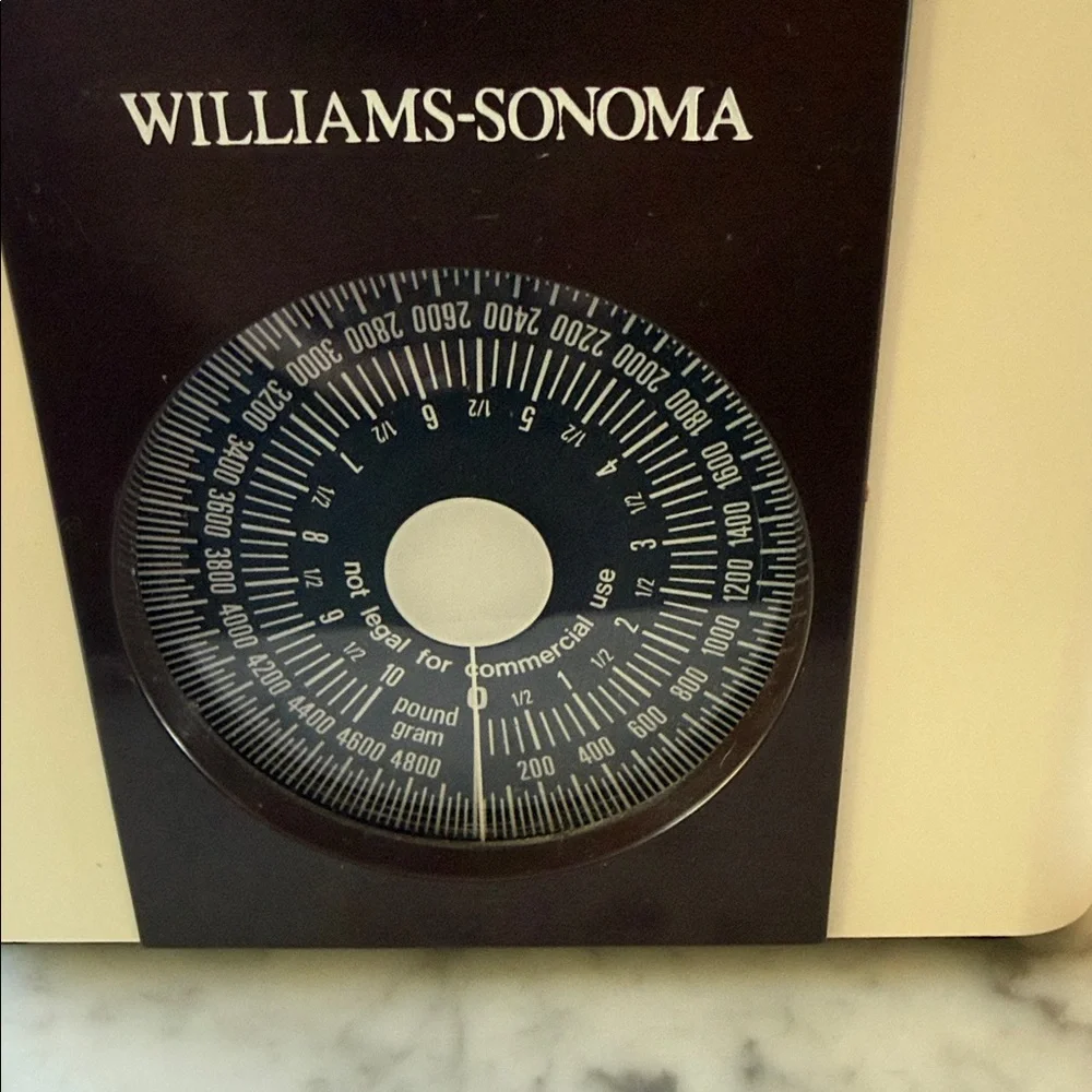 Vintage Williams Sonoma kitchen scale. Made in France.